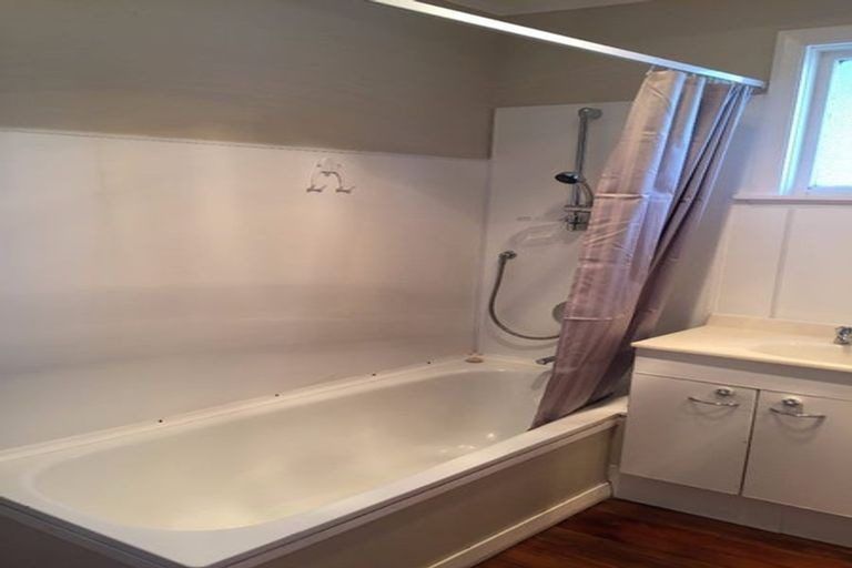 Photo of property in 74 Thackeray Street, Trentham, Upper Hutt, 5018