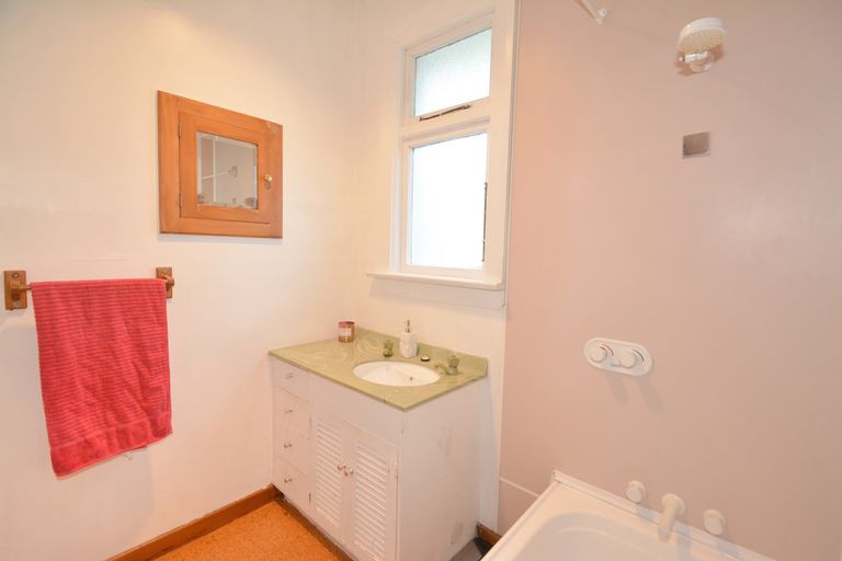 Photo of property in 48 Woodhaugh Street, Woodhaugh, Dunedin, 9010