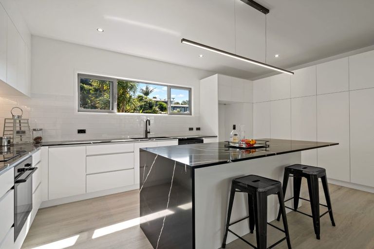 Photo of property in 120a Matipo Road, Te Atatu Peninsula, Auckland, 0610