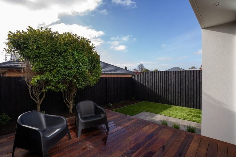 Photo of property in 3/27 Division Street, Riccarton, Christchurch, 8041