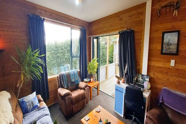 Photo of property in 2154 Ohai Clifden Highway, Eastern Bush, Otautau, 9682