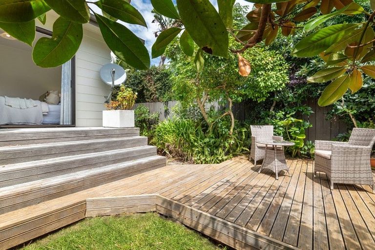 Photo of property in 1/12 Corunna Road, Milford, Auckland, 0620