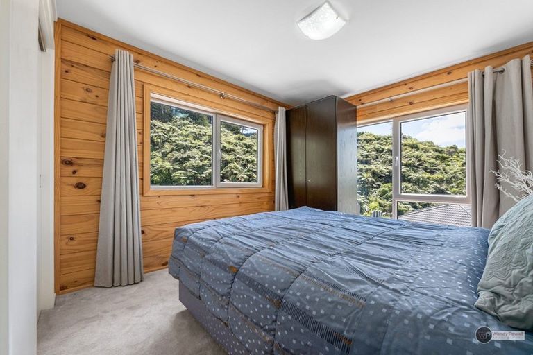 Photo of property in 5 Aran More Place, Belmont, Lower Hutt, 5010