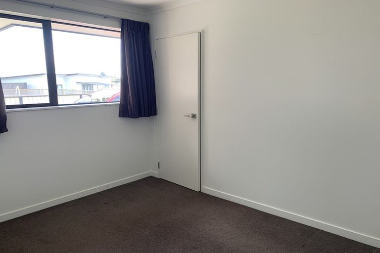Photo of property in 16 Ocean View Rise, Ruakaka, 0116