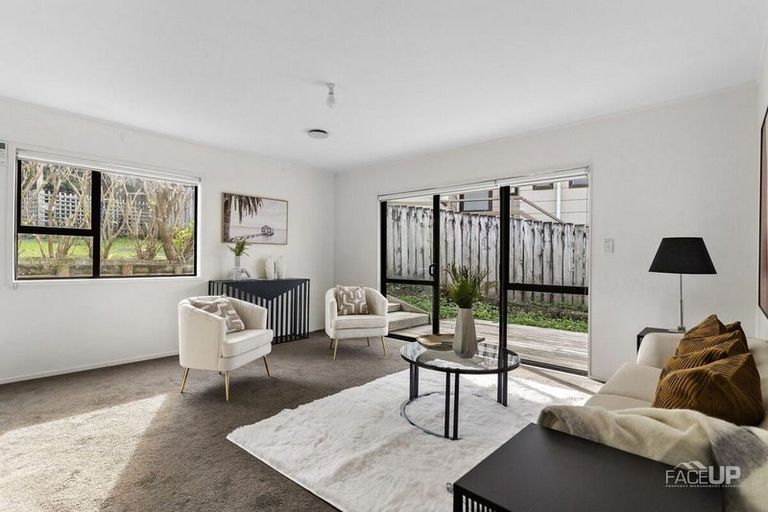 Photo of property in 1/95 Hobsonville Road, West Harbour, Auckland, 0618