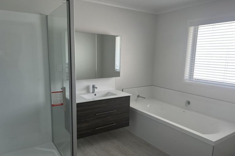 Photo of property in 17 Te Kaka Place, Omokoroa, 3114