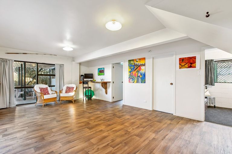 Photo of property in 33b Kauri Road, Stanmore Bay, Whangaparaoa, 0932