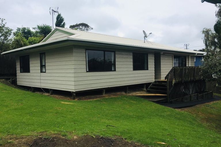 Photo of property in 25 Aeroview Drive, Beach Haven, Auckland, 0626