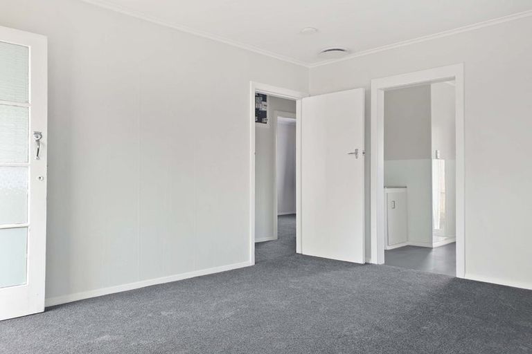 Photo of property in 1/1113 Fergusson Drive, Clouston Park, Upper Hutt, 5018