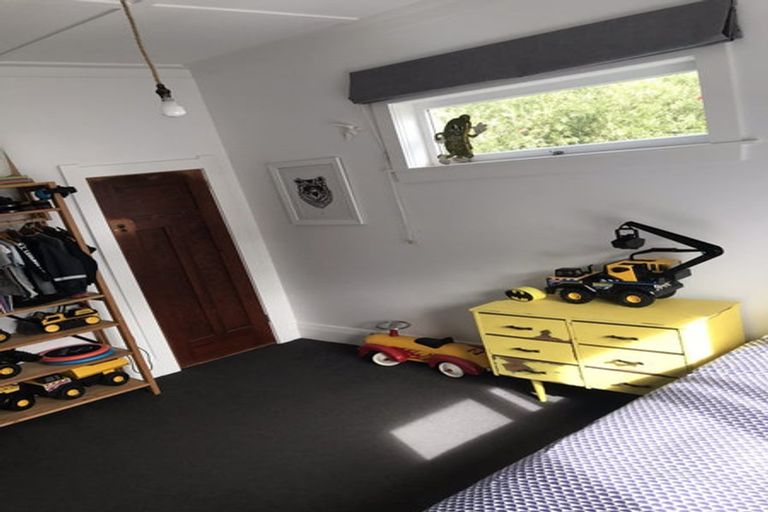 Photo of property in 28 Nikau Street, New Lynn, Auckland, 0600