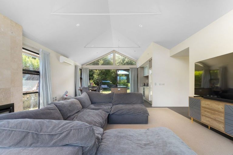 Photo of property in 4 Jackby Court, Jacks Point, Queenstown, 9371