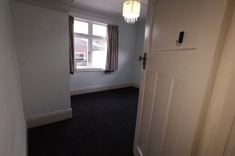 Photo of property in 85 Cambridge Terrace, Waterloo, Lower Hutt, 5011