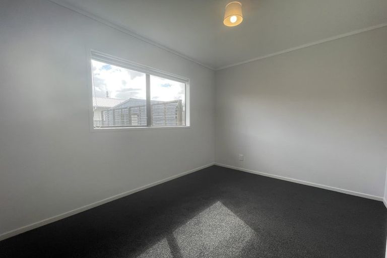 Photo of property in 1/11 Ranui Station Road, Ranui, Auckland, 0612