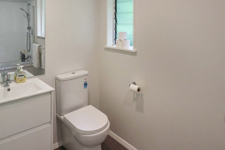 Photo of property in 15 James Grove, Stokes Valley, Lower Hutt, 5019