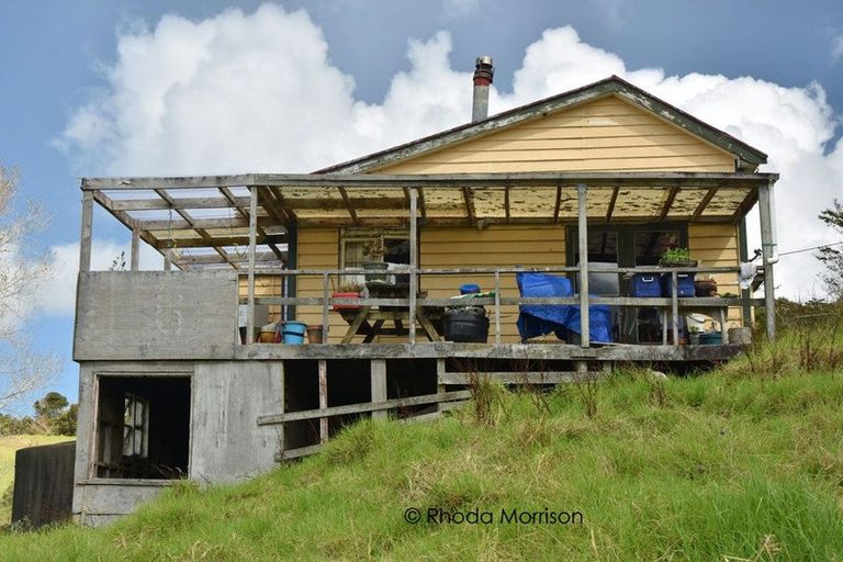 Photo of property in 153 Pahi Road, Pahi, Paparoa, 0571