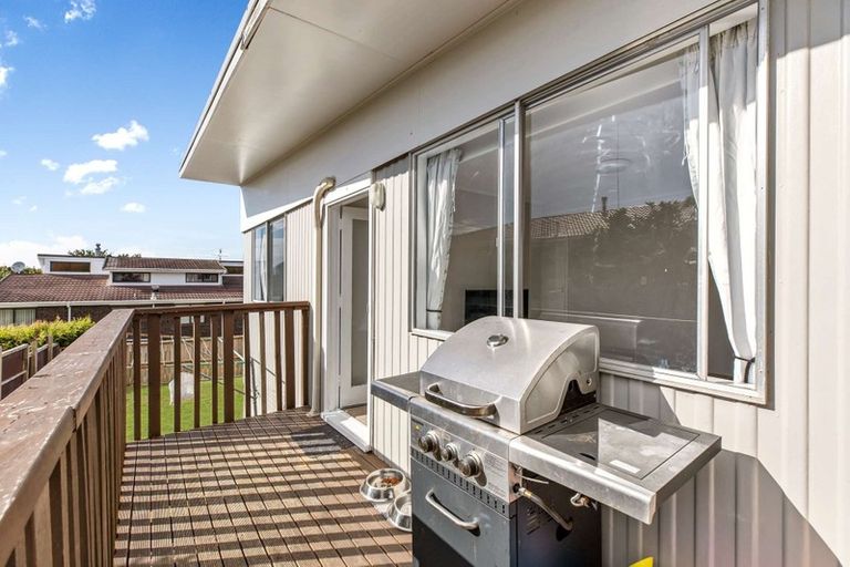 Photo of property in 2/259 Royal Road, Massey, Auckland, 0614