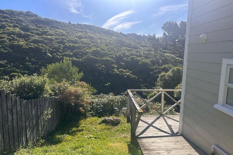 Photo of property in 90 Karepa Street, Brooklyn, Wellington, 6021