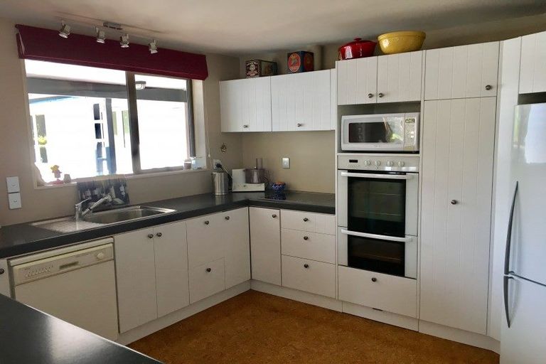 Photo of property in 73 Simon Road, Winton, 9781