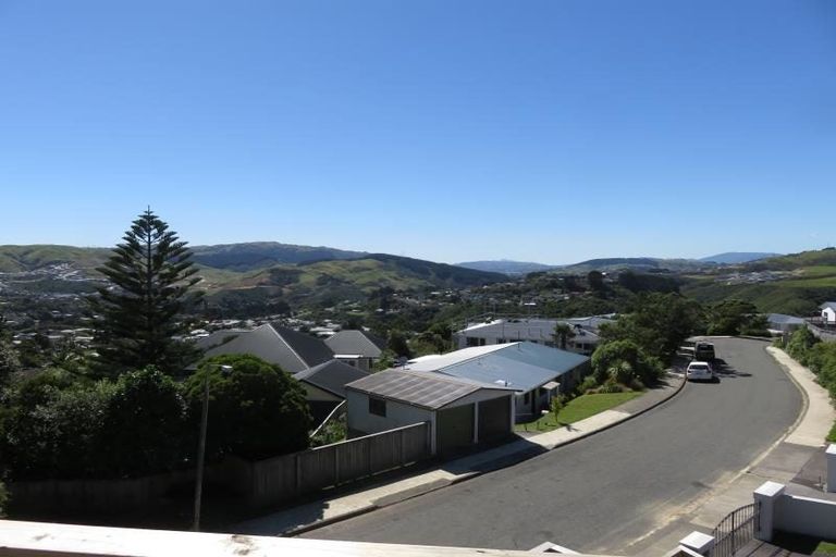 Photo of property in 18a Carluke Street, Paparangi, Wellington, 6037