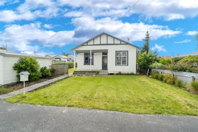 Photo of property in 31 Ajax Street, Milton, 9220