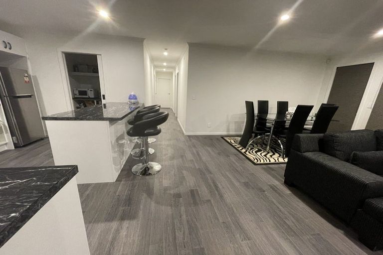 Photo of property in 5 Hollard Grove, Avalon, Lower Hutt, 5011