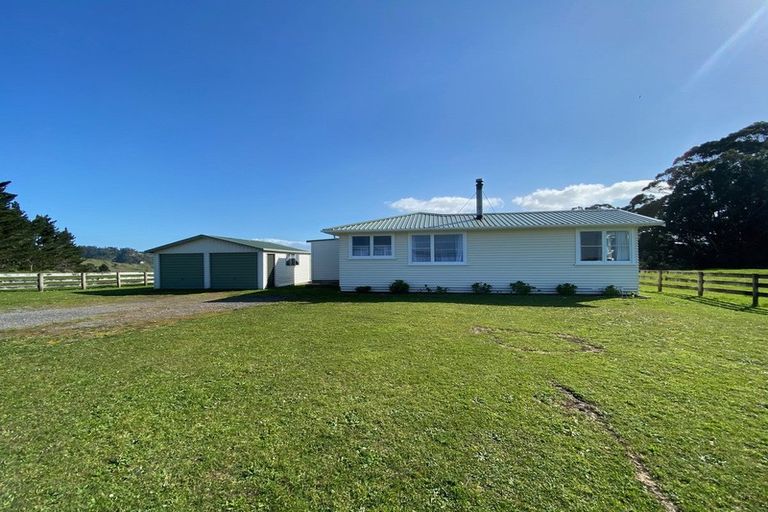 Photo of property in 372 Mataro Road, Onaero, Urenui, 4375