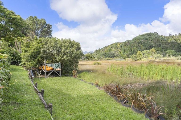 Photo of property in 106 Whitby Place, Whangamata, 3620