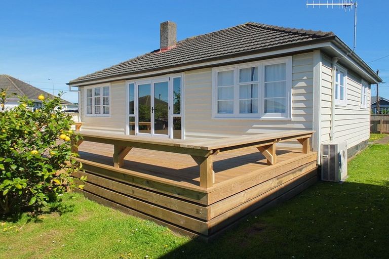 Photo of property in 37 Robinson Street, Foxton, 4814