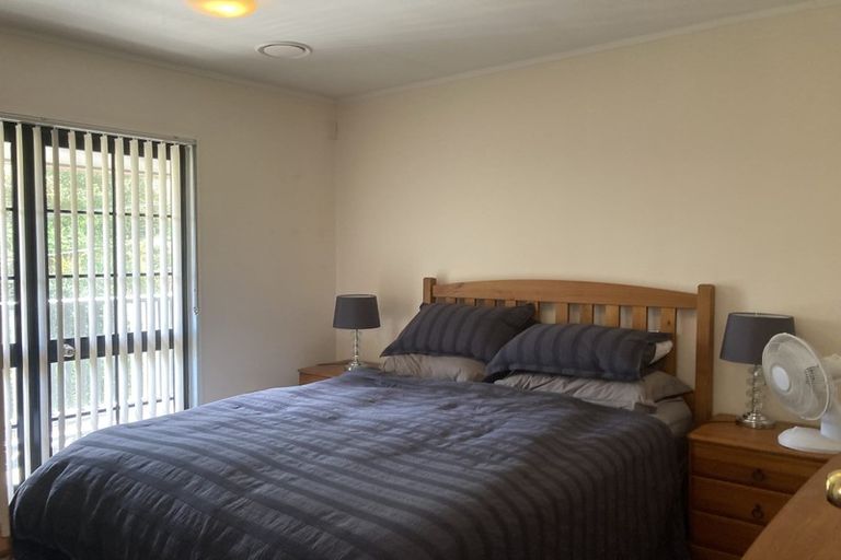 Photo of property in 18 Melrose Road, Island Bay, Wellington, 6023