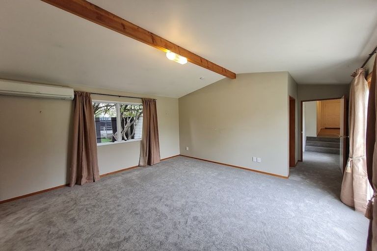 Photo of property in 43 Pitcairn Crescent, Bryndwr, Christchurch, 8053