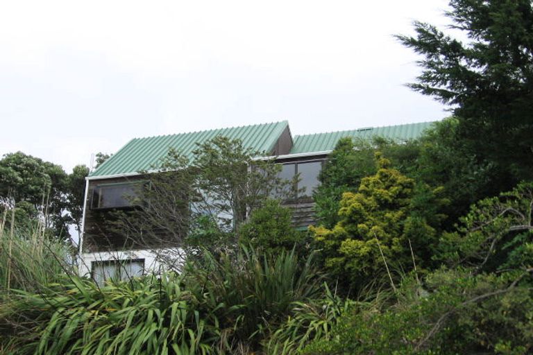 Photo of property in 17 Maple Grove, Kingston, Wellington, 6021