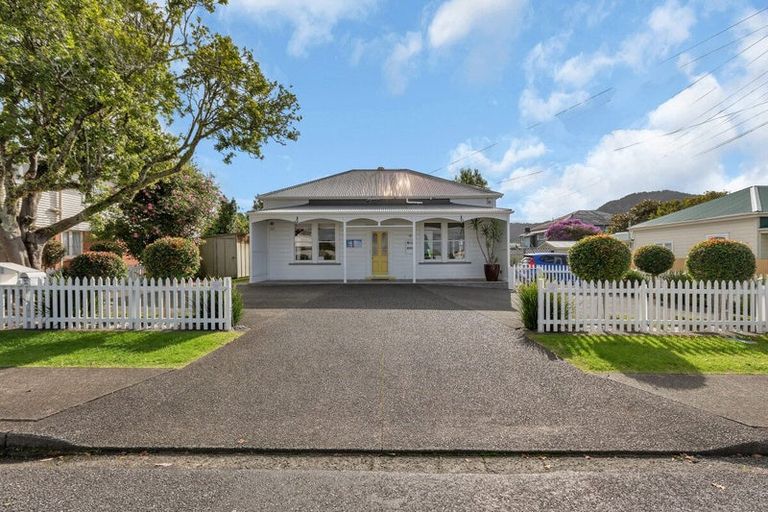 Photo of property in 3 Grey Street, Regent, Whangarei, 0112
