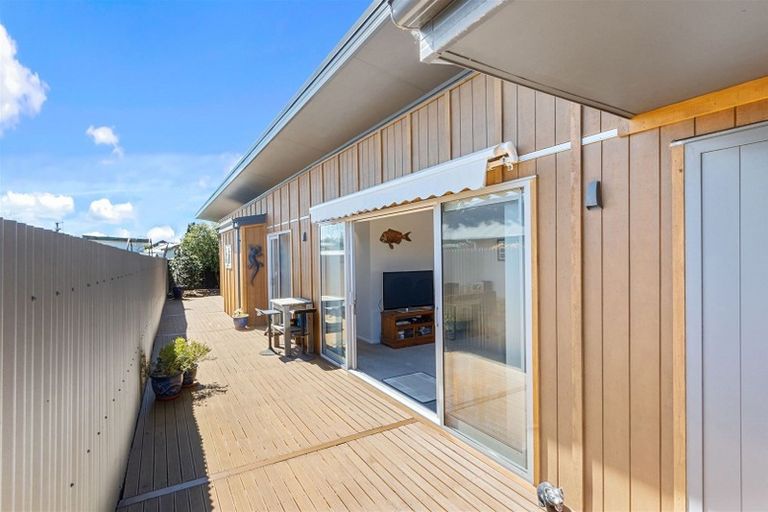 Photo of property in 8 Woodgrove Avenue, North New Brighton, Christchurch, 8083