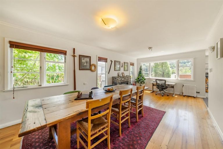 Photo of property in 34 Bassett Road, Johnsonville, Wellington, 6037