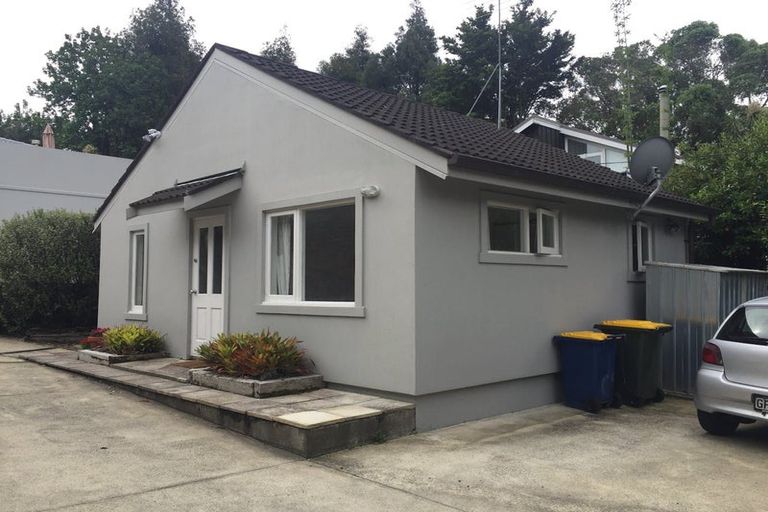 Photo of property in 6a Channel View Road, Campbells Bay, Auckland, 0630