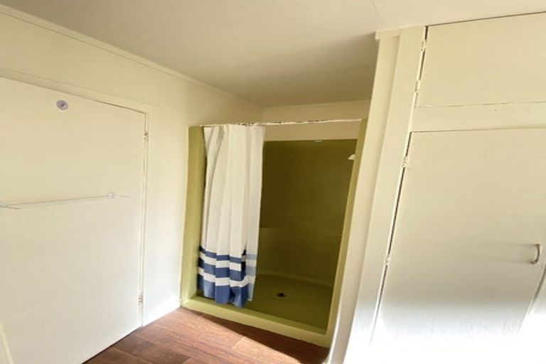 Photo of property in 2/25a Balmain Road, Birkenhead, Auckland, 0626