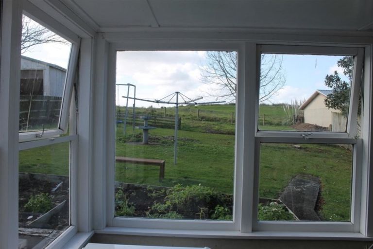 Photo of property in 32 Bickerstaffe Road, Maungaturoto, 0520