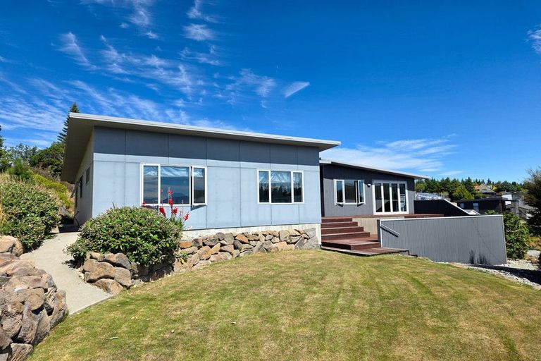 Photo of property in 26 Hamilton Drive, Lake Tekapo, 7999