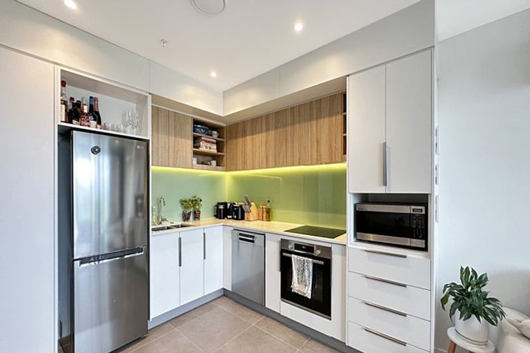 Photo of property in 401/1 Buscomb Avenue, Henderson, Auckland, 0610