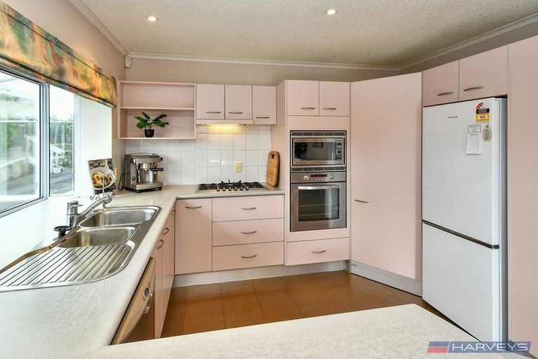 Photo of property in 4 Larkspur Court, The Gardens, Auckland, 2105