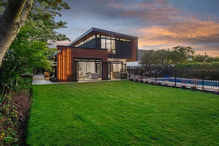 Photo of property in 36 Weka Street, Fendalton, Christchurch, 8041