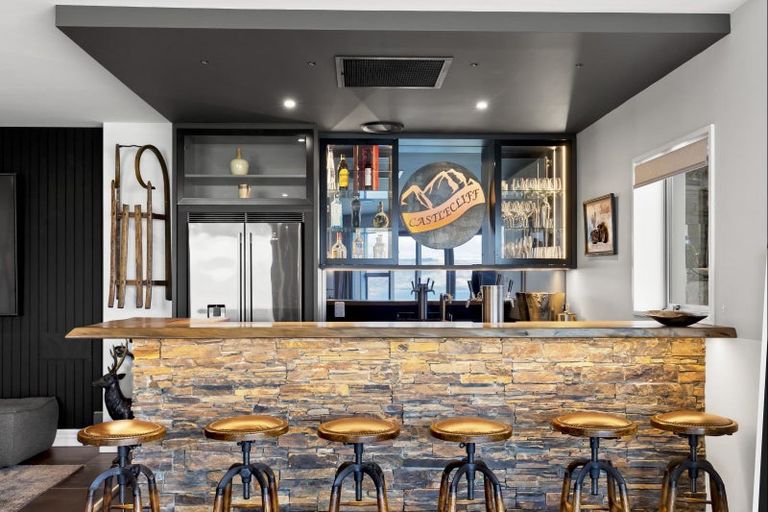 Photo of property in 10 Peregrine Place, Queenstown, 9300