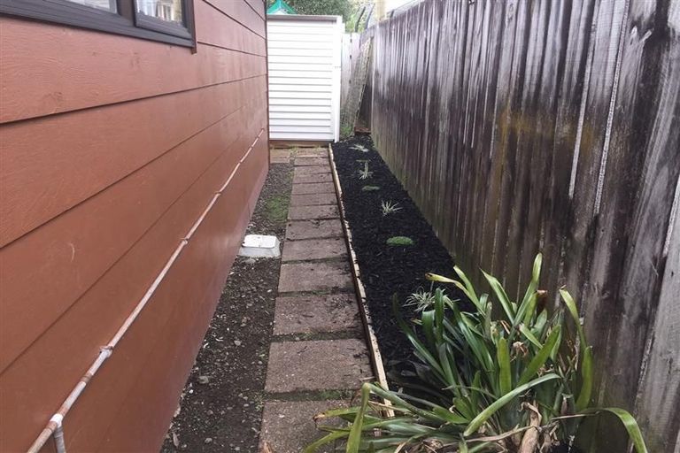 Photo of property in 141 Parrs Cross Road, Glen Eden, Auckland, 0612