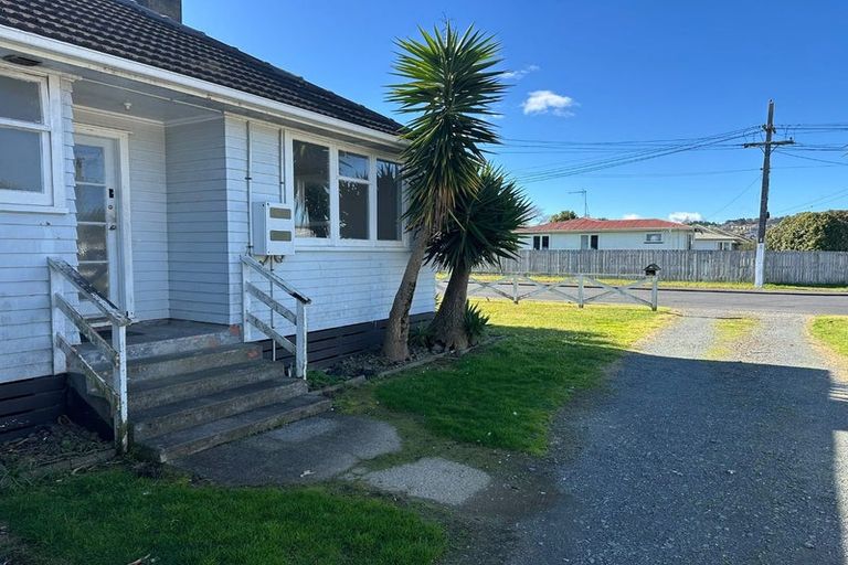 Photo of property in 3 Maurice Street, Papakura, 2110