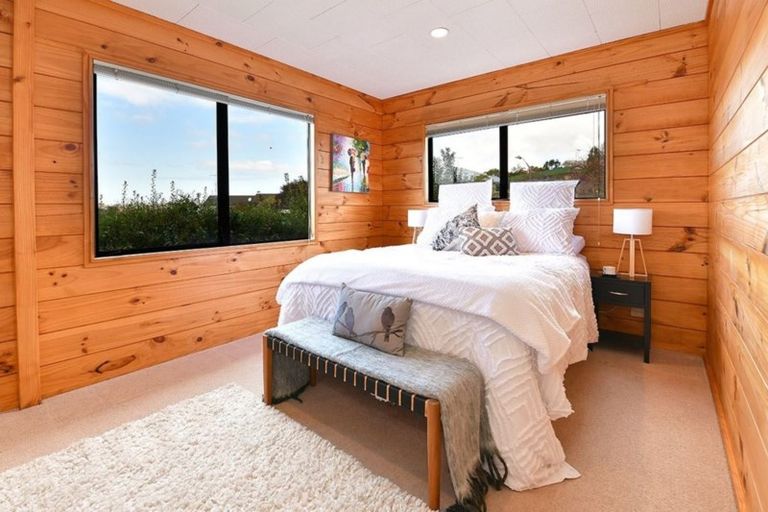 Photo of property in 33 Charlotte Street, Stanmore Bay, Whangaparaoa, 0932