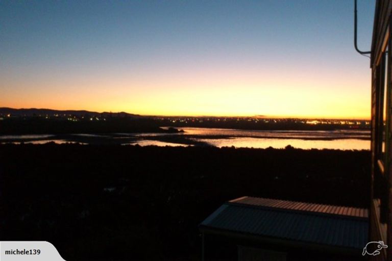 Photo of property in 2/40 Saxon Street, Waterview, Auckland, 1026