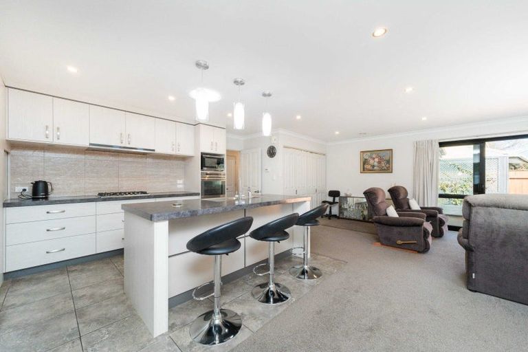 Photo of property in 3 Astelia Court, Milson, Palmerston North, 4414