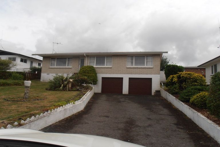 Photo of property in 11 Glenfield Place, Brookfield, Tauranga, 3110