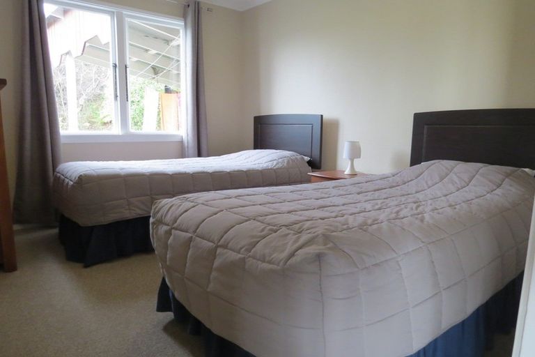 Photo of property in 52 Antrim Street, Waikawa, Tokanui, 9884