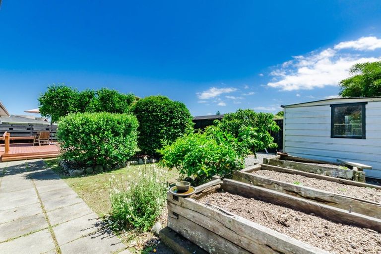 Photo of property in 11b Graham Grove, Waikanae, 5036